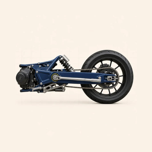 Train arrière de moto bleu acier avec clé dynamométrique sur l’axe de pivot du bras oscillant